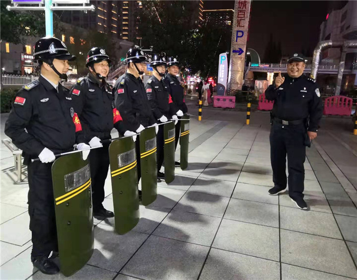 不忘初心勇?lián)?dāng)、牢記使命保平安