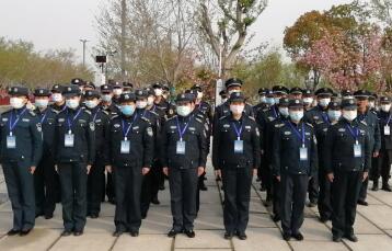 千萬(wàn)不要小瞧保安?。。。。。?>
                                </a>
                            </div>
                            <div   id=